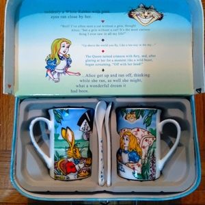 Alice and wonderland tea/coffee set